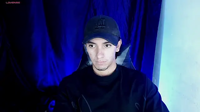 Snapshot of dante_18cm_ chatting on May 2026 12:42:01 AM dante 18cm online show from May 2026 12:42:01 AM