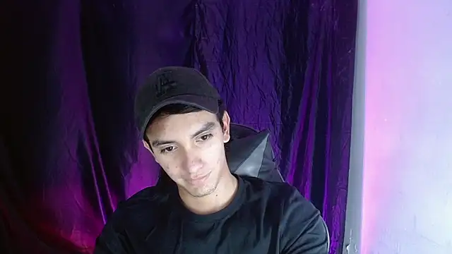 Snapshot of dante_18cm_ chatting on May 2026 12:45:01 AM dante 18cm online show from May 2026 12:45:01 AM