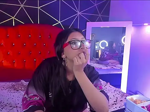 Selene Rushe online show from April 2026 01:07:02 PM