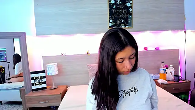 Snapshot of Selene_Rushe chatting on May 2026 11:46:02 AM Selene Rushe online show from May 2026 11:46:02 AM