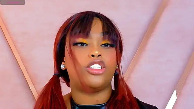 TiannahGlow online show from April 2026 05:52:01 PM