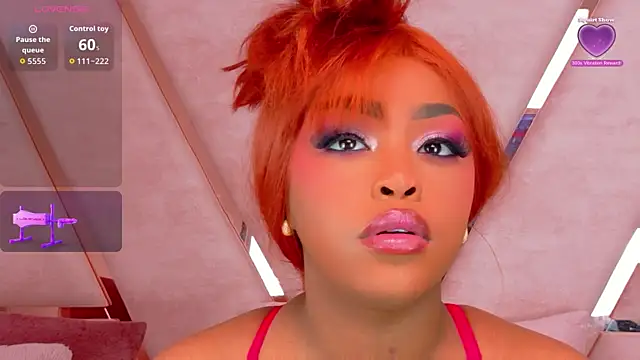 Snapshot of TiannahGlow chatting on June 2026 02:17:02 PM TiannahGlow online show from June 2026 02:17:02 PM