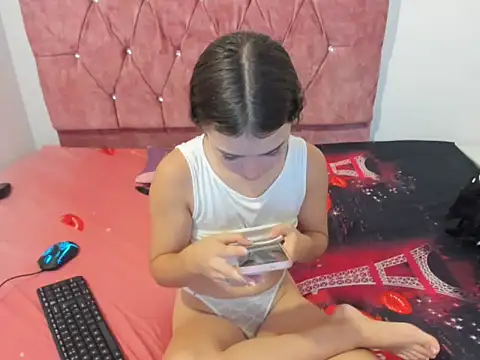 Snapshot of princess_emma18 chatting on May 2026 06:57:02 PM princess emma18 online show from May 2026 06:57:02 PM