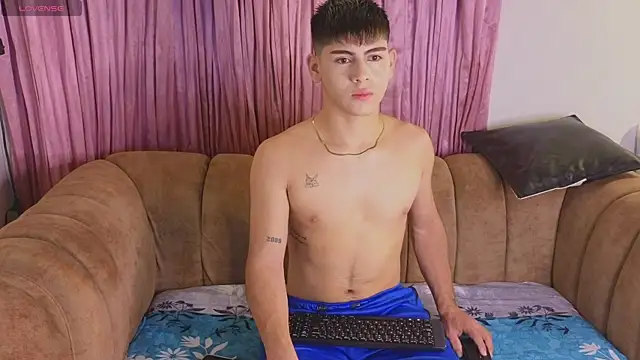 Snapshot of josethariaz25 chatting on May 2026 10:35:01 AM josethariaz25 online show from May 2026 10:35:01 AM