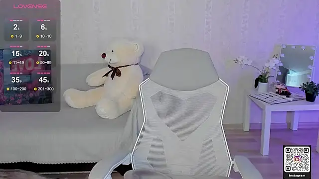 LinnLove online show from May 2026 06:39:01 AM