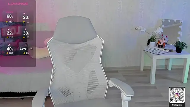 LinnLove online show from May 2026 11:04:01 AM