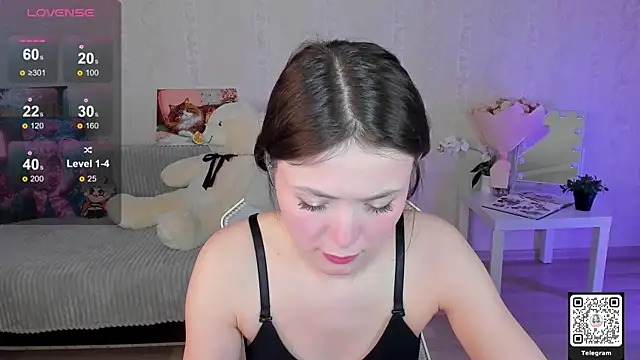 LinnLove online show from June 2026 07:02:02 AM