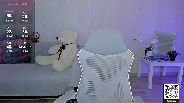 LinnLove online show from May 2026 07:01:02 AM