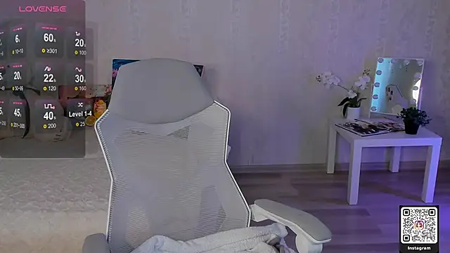 LinnLove online show from May 2026 06:54:02 AM