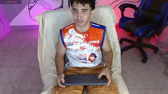 Snapshot of caius_bigcock1 chatting on May 2026 12:27:02 PM caius bigcock1 online show from May 2026 12:27:02 PM