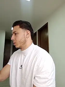 Snapshot of Maxx_valiant chatting on May 2026 11:35:01 AM Maxx valiant online show from May 2026 11:35:01 AM
