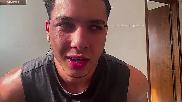 Snapshot of Maxx_valiant chatting on May 2026 01:20:01 PM Maxx valiant online show from May 2026 01:20:01 PM