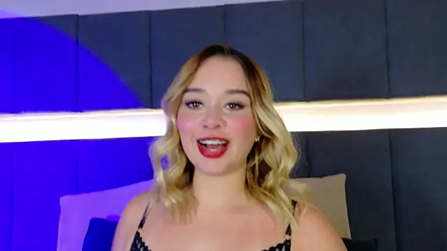 Snapshot of Sofia_pamela_ chatting on May 2026 08:16:01 PM Sofia pamela online show from May 2026 08:16:01 PM