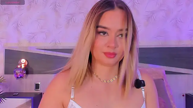 Sofia pamela  online show from April 2026 07:31:01 PM