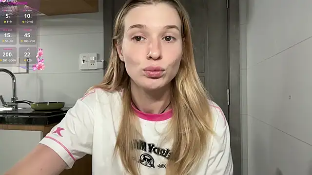 crazysuckks online show from June 2026 10:59:02 PM