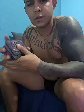 Candela3333 online show from June 2026 01:00:01 AM