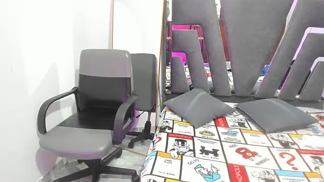 Natasha028  online show from June 2026 12:44:02 PM