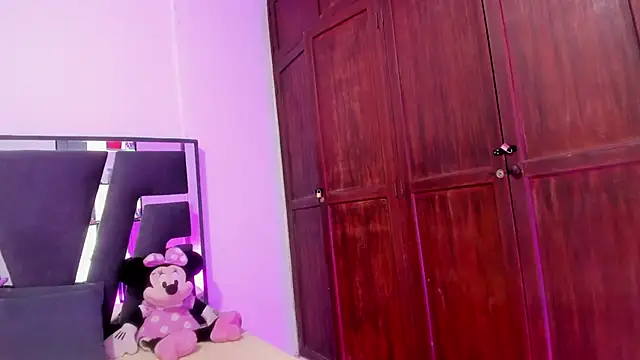 Natasha028  online show from May 2026 11:41:02 AM