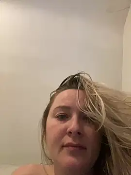 mamiiiiiiiiiiiiii online show from April 2026 11:06:02 PM