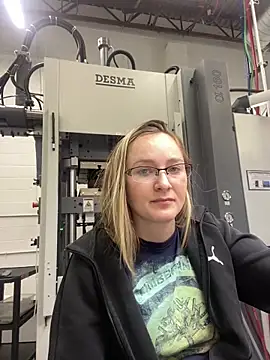 mamiiiiiiiiiiiiii online show from April 2026 03:07:01 PM