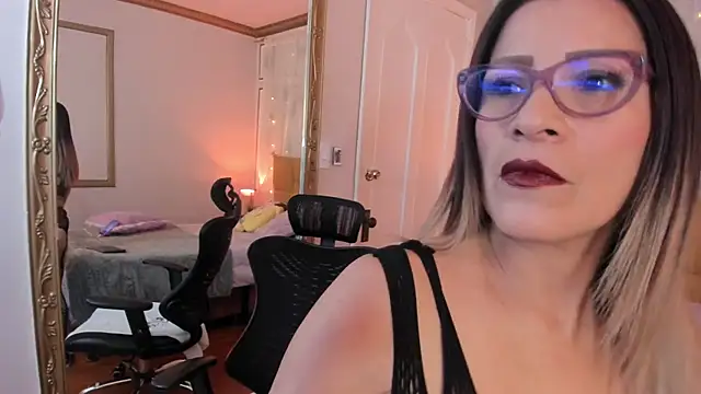 cris milk online show from May 2026 03:00:02 PM