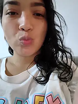 Snapshot of Thanilopera chatting on May 2026 07:06:01 PM Thanilopera online show from May 2026 07:06:01 PM