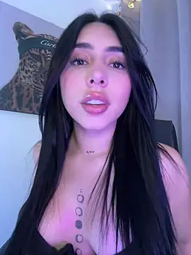 IsabellaNoir  online show from May 2026 07:49:02 PM