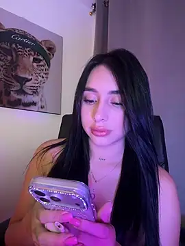 IsabellaNoir  online show from May 2026 11:45:01 PM