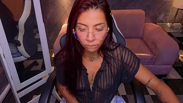 laurab91 online show from April 2026 09:05:02 AM