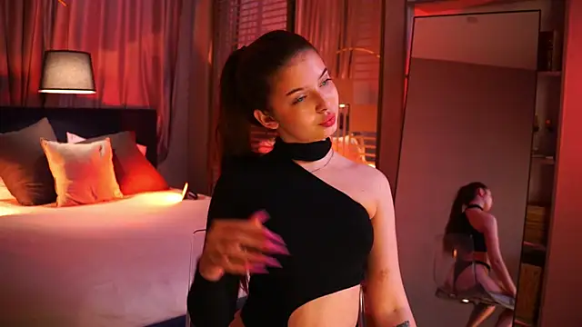 EvaBloomm online show from June 2026 05:40:01 AM
