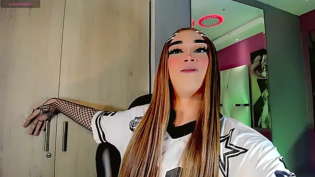 Snapshot of Camila_Vasquezz1 chatting on July 2026 11:45:01 AM Camila Vasquezz1 online show from July 2026 11:45:01 AM