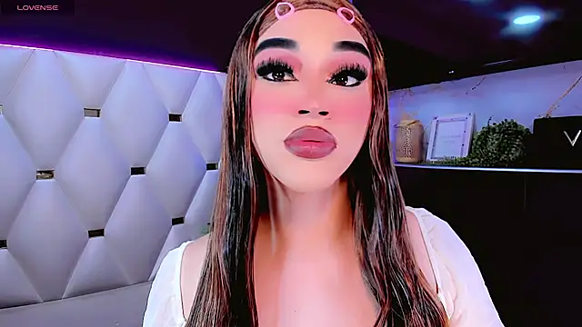 Snapshot of Camila_Vasquezz1 chatting on June 2026 11:10:02 AM Camila Vasquezz1 online show from June 2026 11:10:02 AM