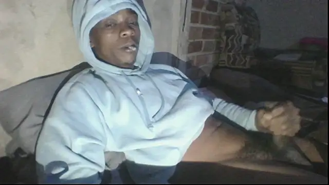 Snapshot of bootypleasr chatting on May 2026 09:38:01 PM bootypleasr online show from May 2026 09:38:01 PM