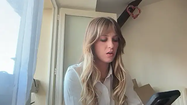 BritsihSexyLily online show from April 2026 05:36:02 PM