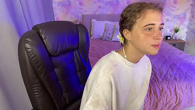 Tiana Belle online show from June 2026 01:27:01 AM