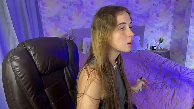Tiana Belle online show from June 2026 01:33:01 AM