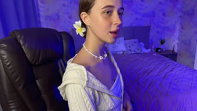 Snapshot of Tiana_Belle chatting on May 2026 01:04:03 AM Tiana Belle online show from May 2026 01:04:03 AM