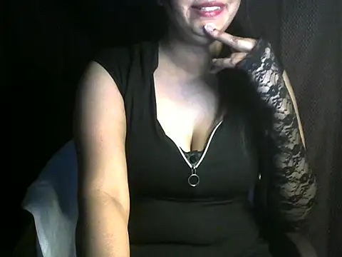 Snapshot of aaysha_lov chatting on April 2026 05:39:01 PM aaysha lov online show from April 2026 05:39:01 PM
