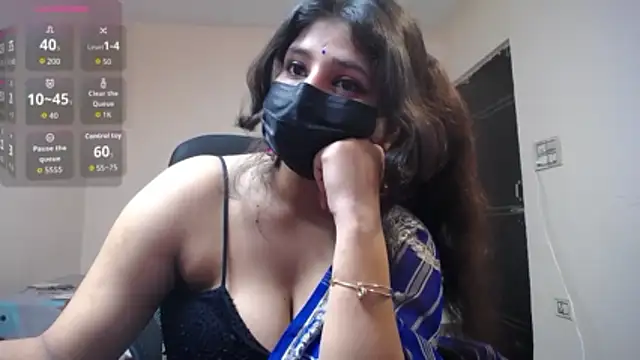 -Queenie online show from May 2026 07:24:02 PM