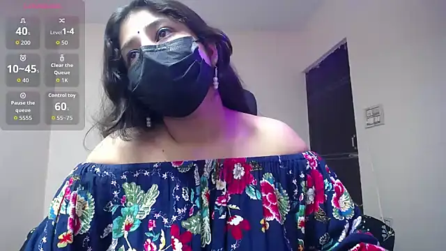 -Queenie online show from May 2026 06:47:02 PM