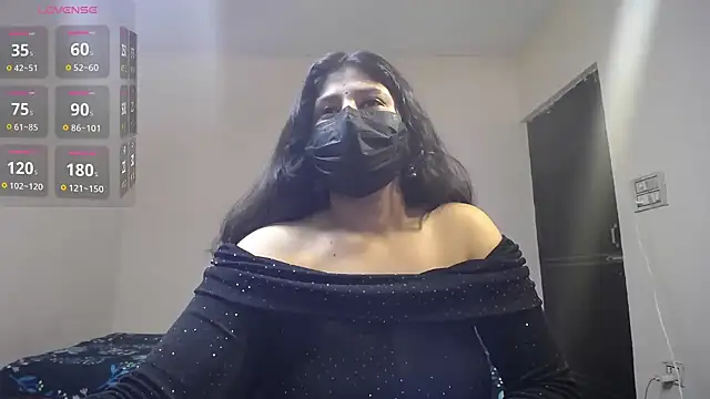 -Queenie online show from May 2026 06:33:01 PM