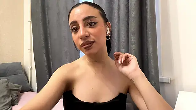 AngellaBarbini online show from April 2026 01:09:02 PM