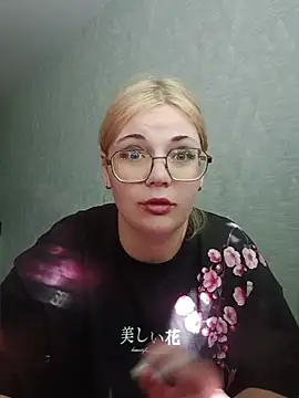 LoisFox online show from June 2026 11:33:01 AM