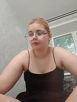 LoisFox online show from August 2026 03:30:02 PM