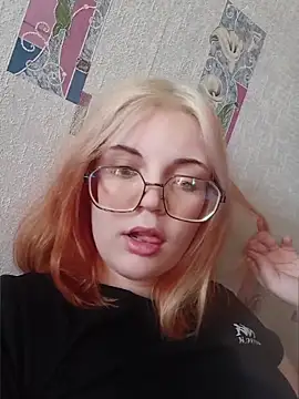 LoisFox online show from May 2026 06:13:02 AM