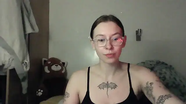 JuicyErika online show from May 2026 10:52:01 PM