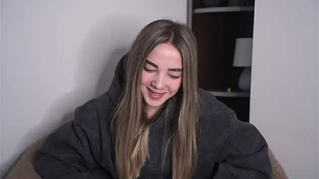 SheliaRafla online show from April 2026 10:33:01 AM