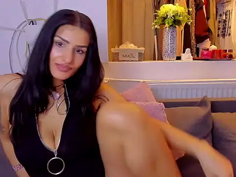 Snapshot of Milfchellle chatting on April 2026 11:17:01 PM Milfchellle online show from April 2026 11:17:01 PM