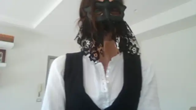 Snapshot of HelenTiAscolta chatting on April 2026 01:42:02 PM HelenTiAscolta online show from April 2026 01:42:02 PM