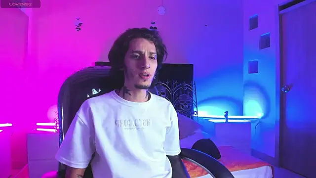 Vergil Noir  online show from April 2026 05:36:02 AM